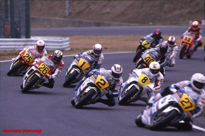 1989年 500cc ミック・ドゥーハン(#27)、ロン・ハスラム(#8)、ワイン・ガードナー(#2)、エディ・ローソン(#1)