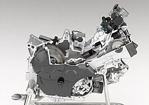 新開発の700ccエンジン(6速ミッション) 新開発の700ccエンジン(6速ミッション)