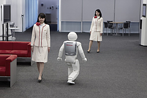 人の歩く方向を予測して、ぶつからないように進むASIMO 人の歩く方向を予測して、ぶつからないように進むASIMO
