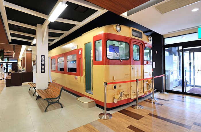 九州で活躍していた、旧国鉄車両が設置されています。