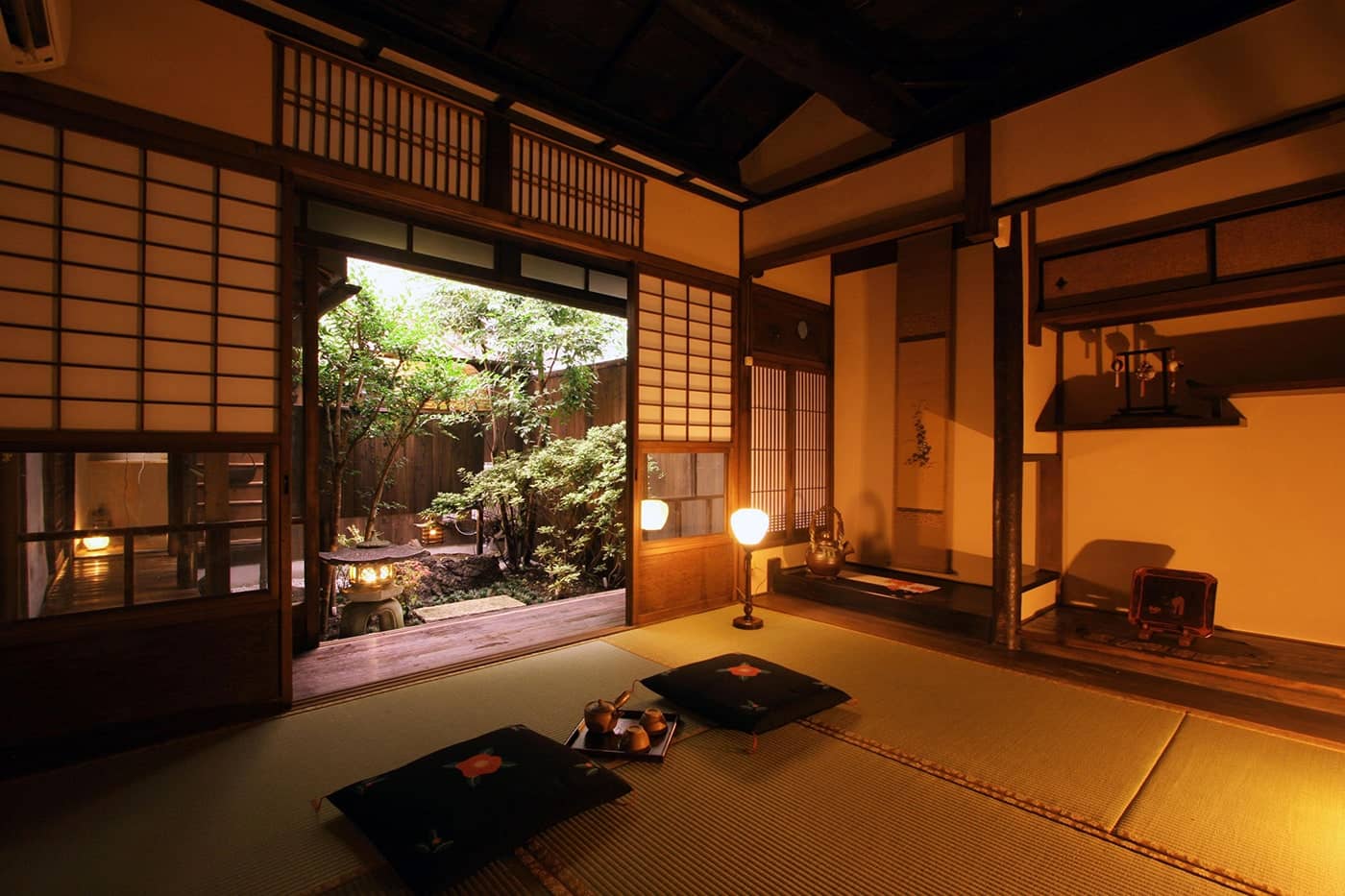 1日1組限定。京都ならではの雰囲気を体験できる町屋貸切の宿