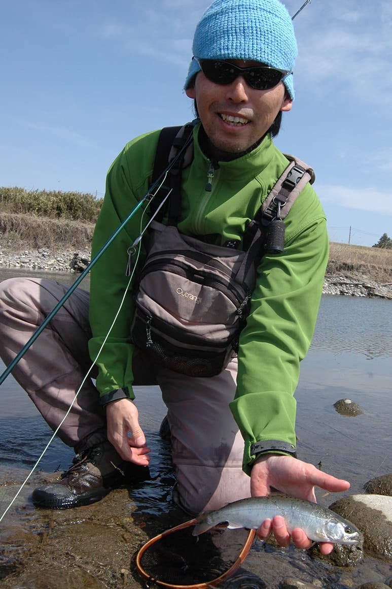 鬼怒川のヤマメはコンディションのよさで釣り人に人気がある。繊細なフライでぜひ春の一尾を手にしてほしい