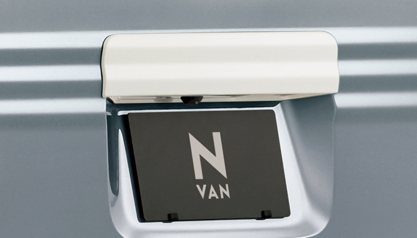 リアライセンスガーニッシュ