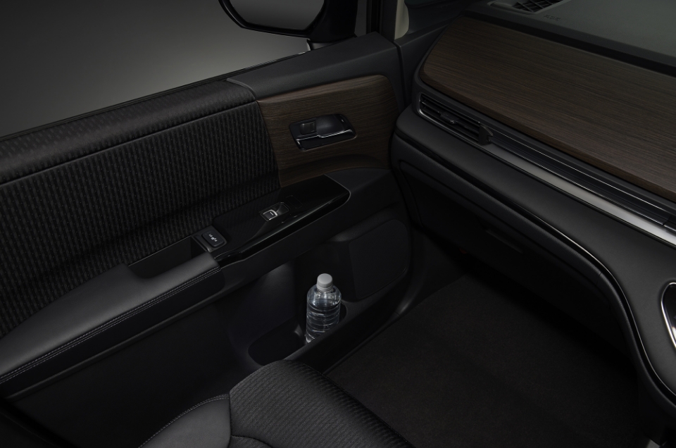 インナードアハンドル＆ドアポケットイルミネーション