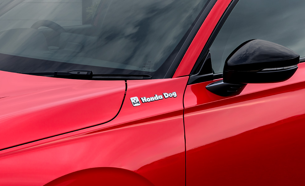 ドアミラーの近くに装着したときのイメージ。