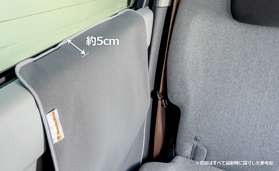 装着したときのドア上部のスペース。