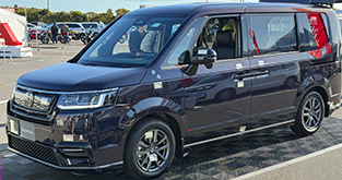 STEP WGN SPADA Emotional Black Solid