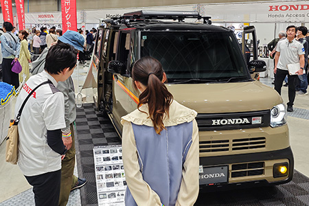 実際に装着されたHonda純正アクセサリーを見ることができる！