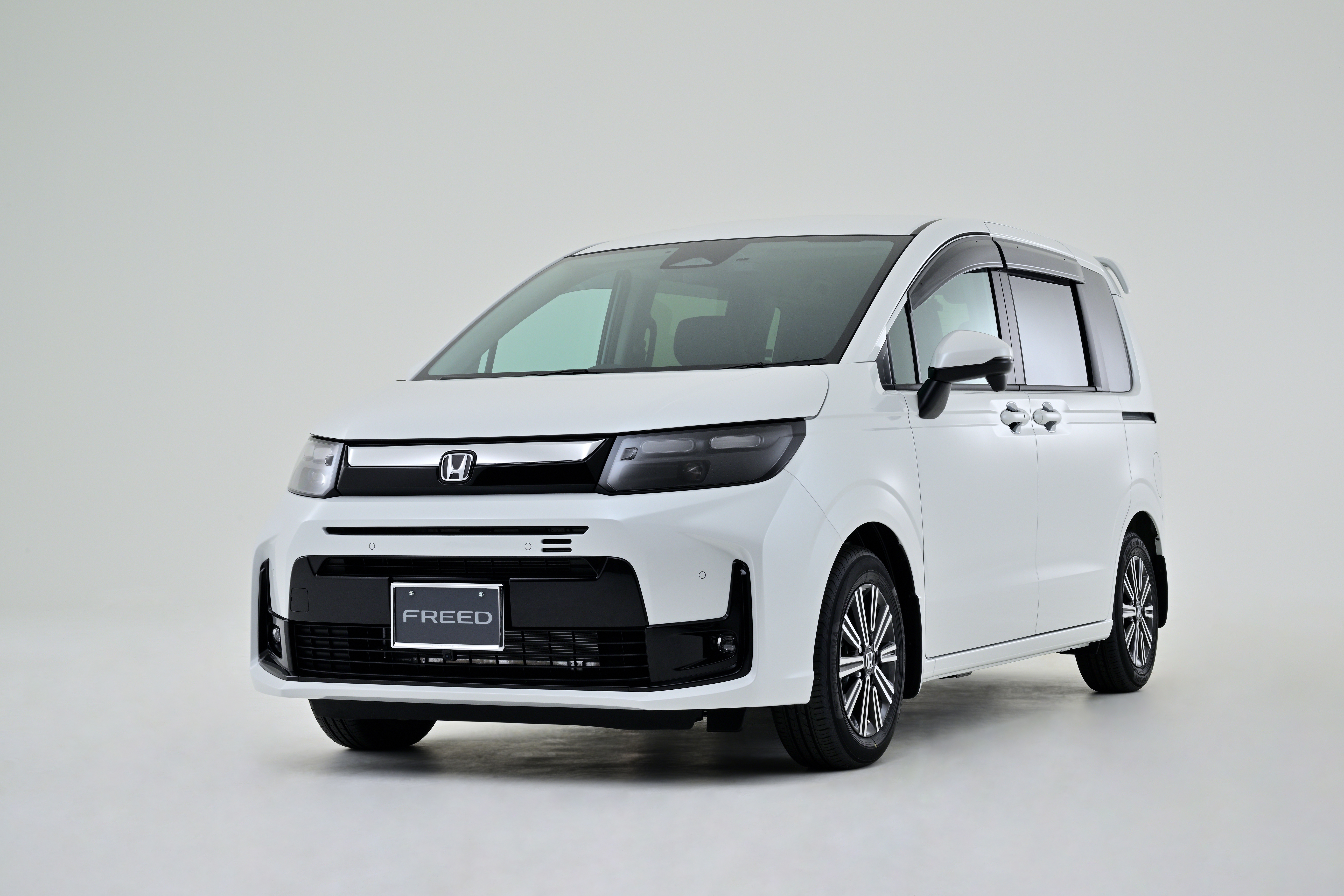 FREED e:HEV AIR純正アクセサリー装着車“Superior Style”