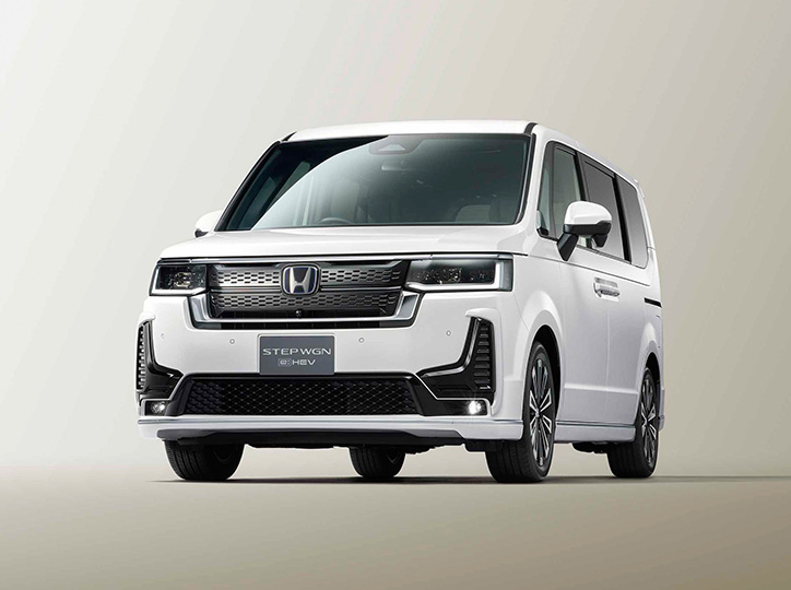 STEP WGN e:HEV SPADA 30���N���ʎd�l�ԁ@�����A�N�Z�T���[������