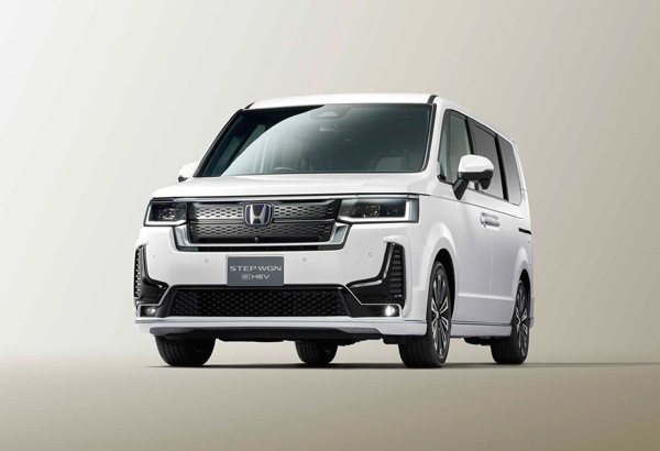 Honda STEP WGN SPADA�p�u�o���p�[���C�h�K�[�j�b�V���v�𔭔�