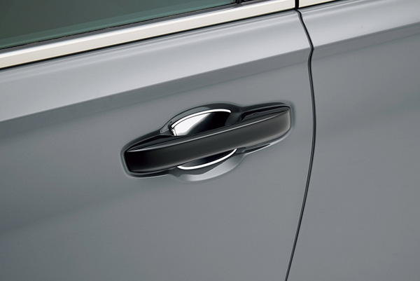 Honda�V�^�uCR-V�v�p�����A�N�Z�T���[�𔭔�
