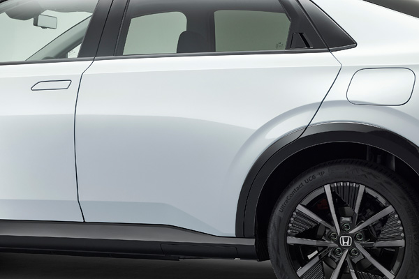Honda�V�^��pEV�uINSIGHT�v�p�����A�N�Z�T���[�𔭔�