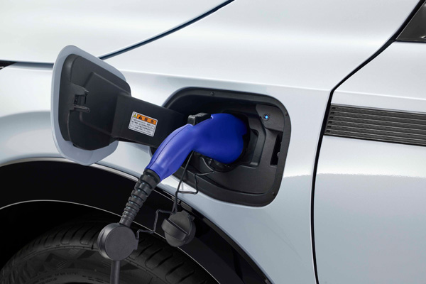Honda�V�^��pEV�uINSIGHT�v�p�����A�N�Z�T���[�𔭔�