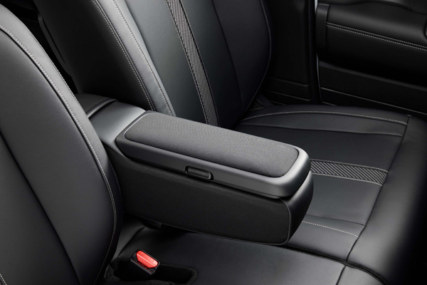 Honda�uN-BOX�v�p�����A�N�Z�T���[�𔭔�