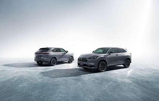 Honda�uVEZEL�v�p�����A�N�Z�T���[�uBlack Sports Style�v�𔭔�