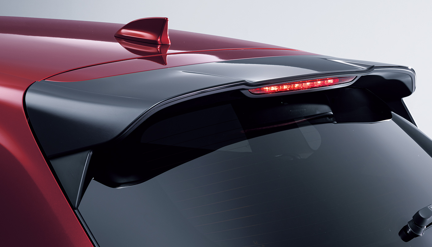 テールゲートスポイラー