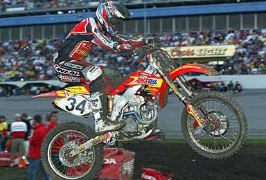 vXgCRF450R肭肱ȂA4ʂɓ