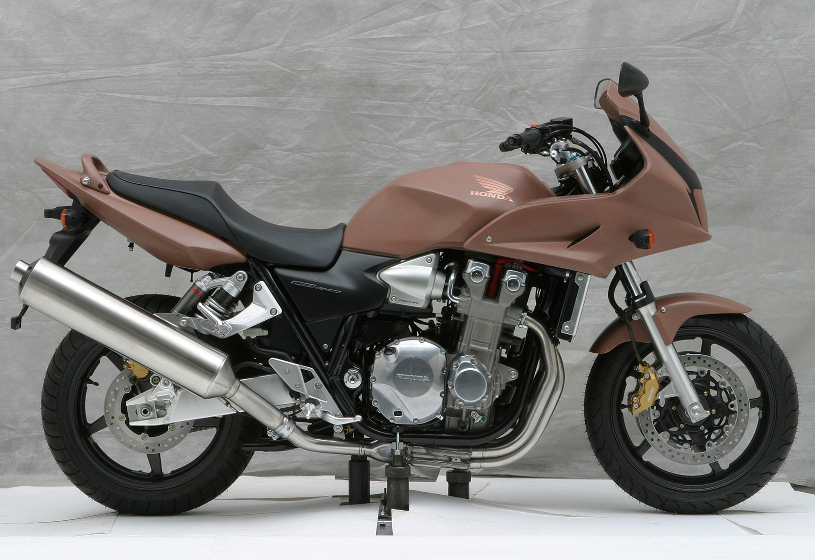 CB1300 SUPER BOL DO’R（2005年）クレイモデル