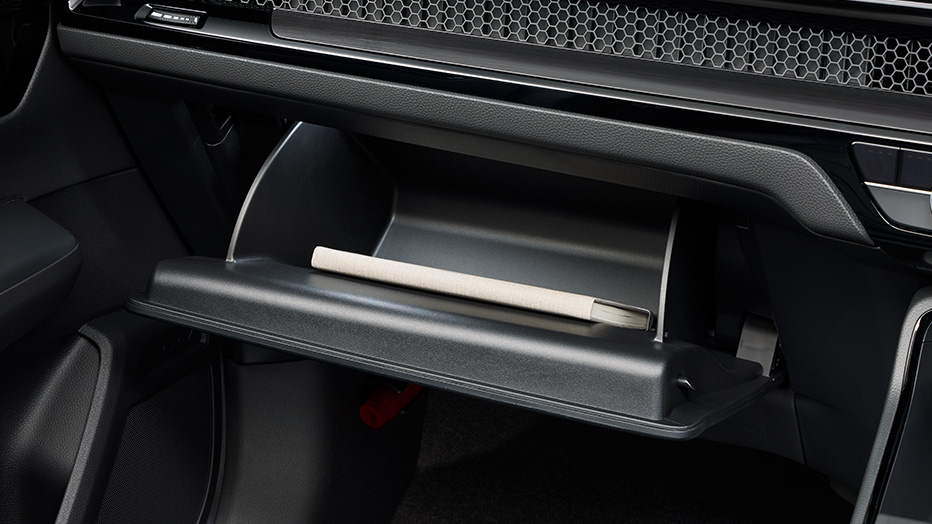 グローブボックス（LED照明付）