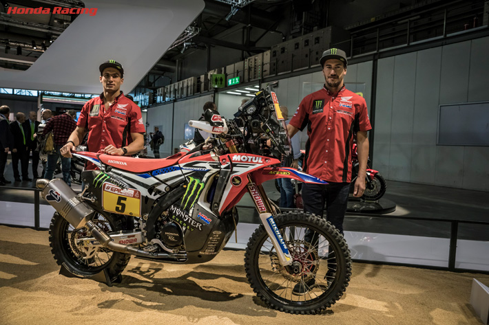 (左から)ケビン・ベナバイズ、CRF450 RALLY、ホアン・バレダ