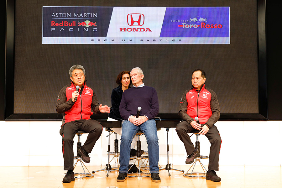 山本雅史 Hondaモータースポーツ部長、ヘルムート・マルコ Red Bull モータースポーツアドバイザー、田辺豊治 Honda F1テクニカルディレクター