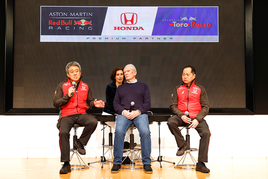 山本雅史 Hondaモータースポーツ部長、ヘルムート・マルコ Red Bull モータースポーツアドバイザー、田辺豊治 Honda F1テクニカルディレクター