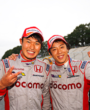 DOCOMO TEAM DANDELION RACING̒ˉzLIƈɑI肪B2x1-2tBjbVB