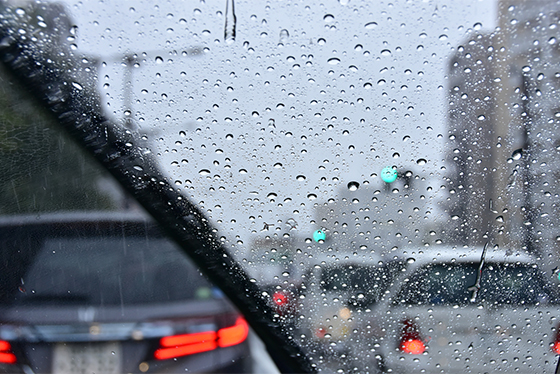 梅雨こそ気を付けたい！雨の日の運転術