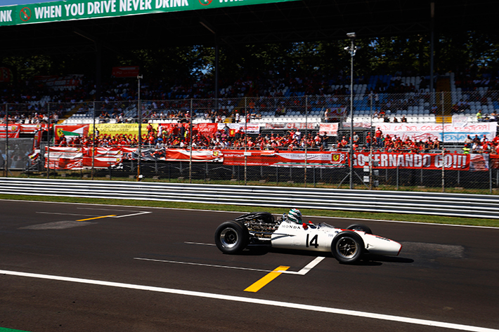 イタリアでRA300デモンストレーションラン