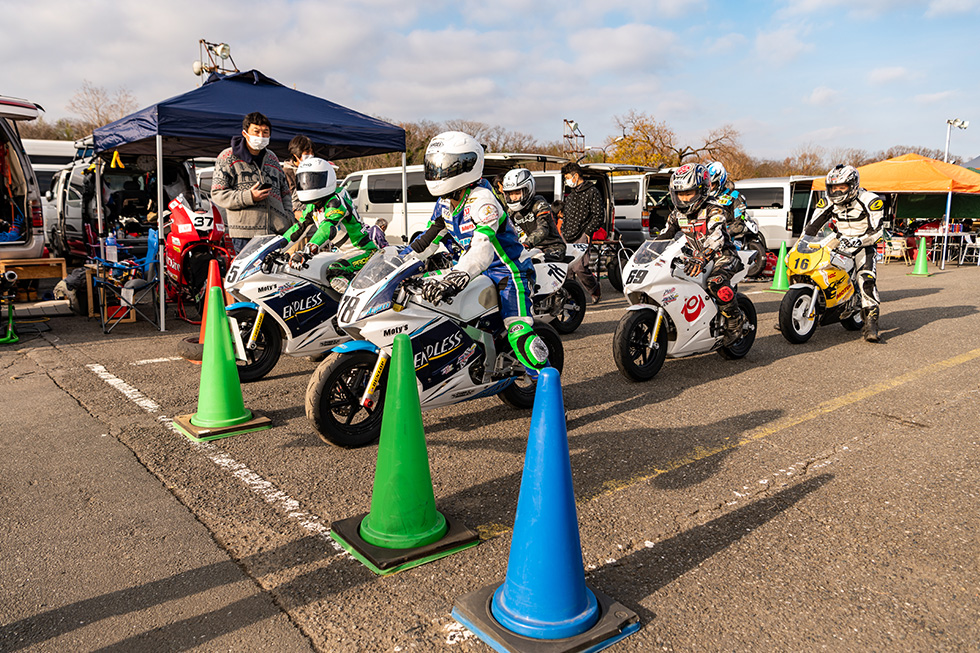 NSF100 HRC �g���t�B�[