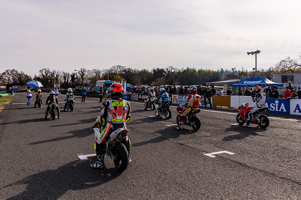 NSF100 HRC �g���t�B�[