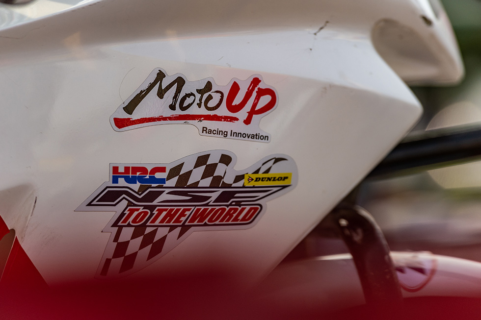 NSF100 HRC �g���t�B�[Jr