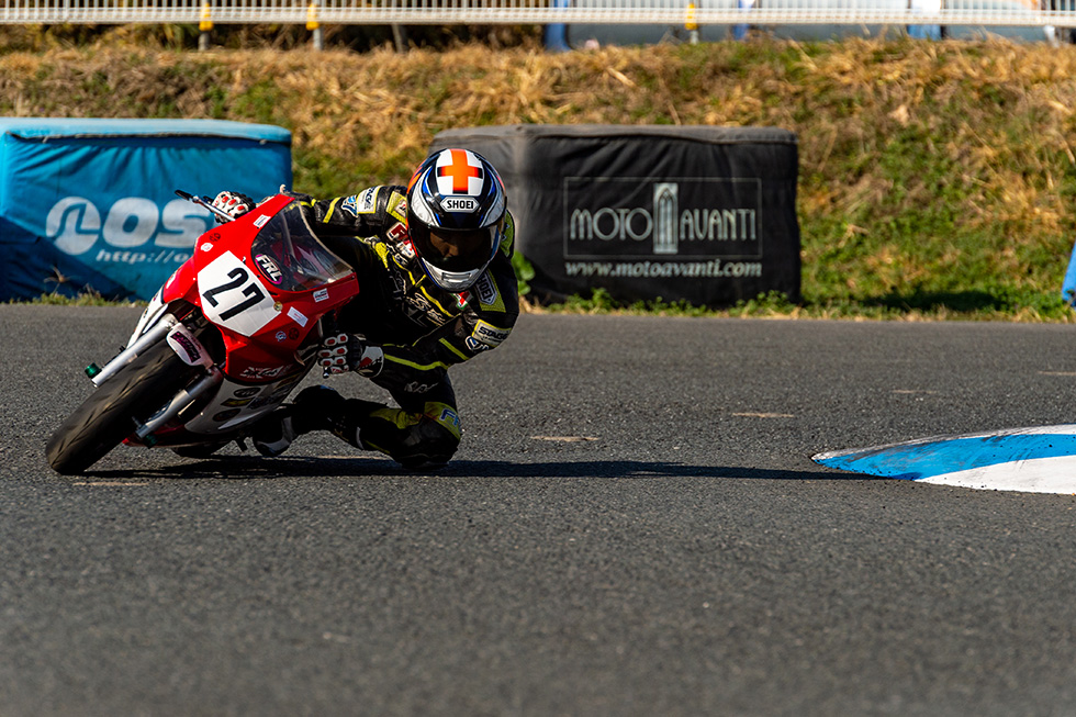 NSF100 HRC �g���t�B�[GC