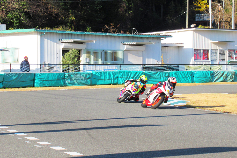 NSF100HRC�g���t�B�[3/9