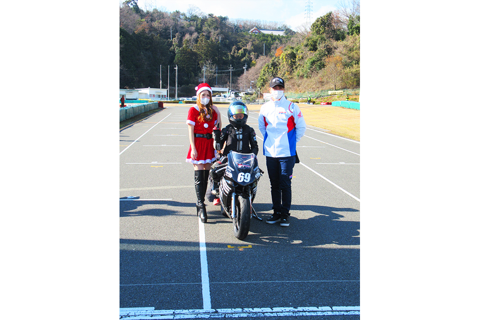 NSF100HRC�g���t�B�[6/9