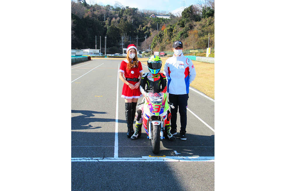 NSF100HRC�g���t�B�[4/9