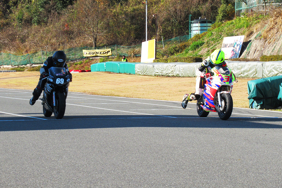 NSF100HRC�g���t�B�[8/9