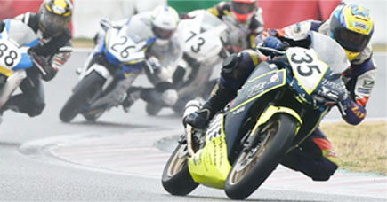 �uHonda CBR250R�v��p���āA�N���E���f���`�F���W�Ɋւ�炸�A�Q���ł��郏�����C�N���[�X