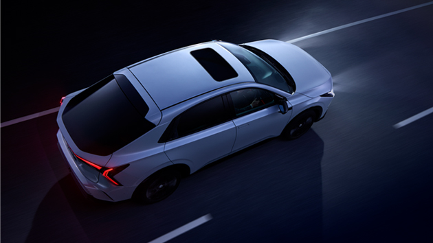 軽量・低重心ボディ