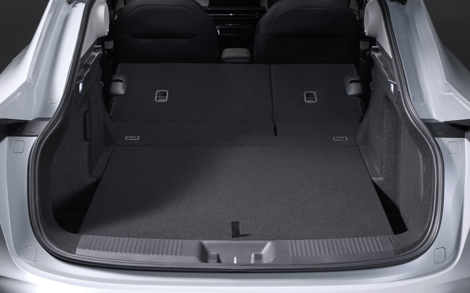 リアシートフルフラット