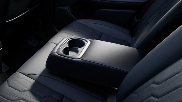 リアセンターアームレスト