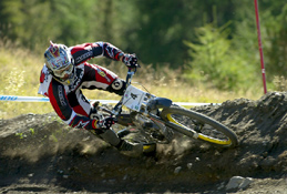 �~�i�[��NORBA�AUCI���[���h�J�b�v���킹��5�x�̗D���B���E�ł�Honda RN01�̋������ؖ�����