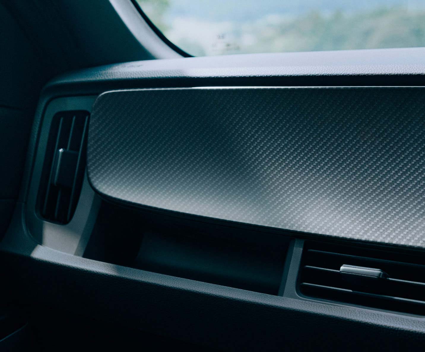 インパネガーニッシュ（カーボン調）