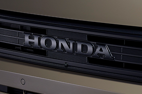 HONDAエンブレム（ベルリナブラック）［N-BOX JOY ターボ 特別仕様車 BLACK STYLEに標準装備］
