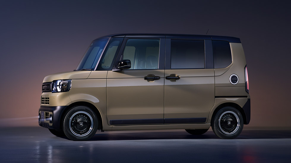 Photo：N-BOX JOY ターボ 特別仕様車 BLACK STYLE（FF）　ボディーカラーはデザートベージュ・パール＆ブラック