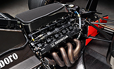 NA規定初年度の89年、HondaはRA109EというV10を投入。燃料総量規制はなくなり、ピークパワーも700馬力程度となった。Hondaはこの年、16戦で10勝を計上。各陣営横並びのスタートとなっても優位性は変わらないことを証明した。