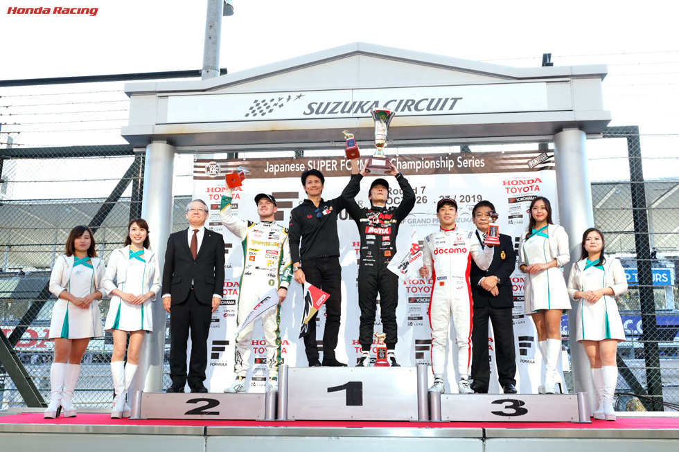 レース表彰式