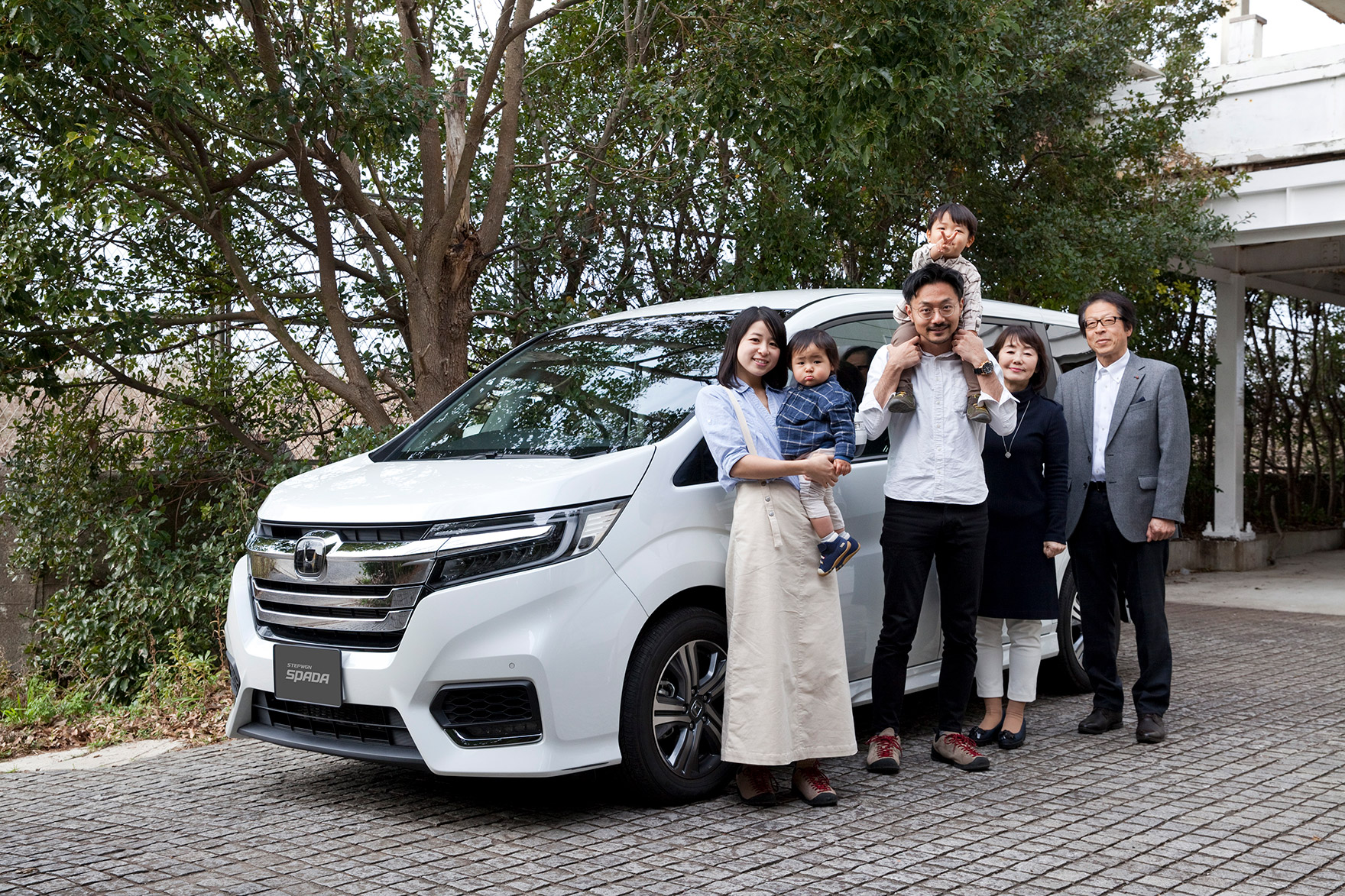 ママも安心 ばぁば じぃじも一緒に楽しめる お出かけファミリーカー って ステピク ステップ ワゴン Honda