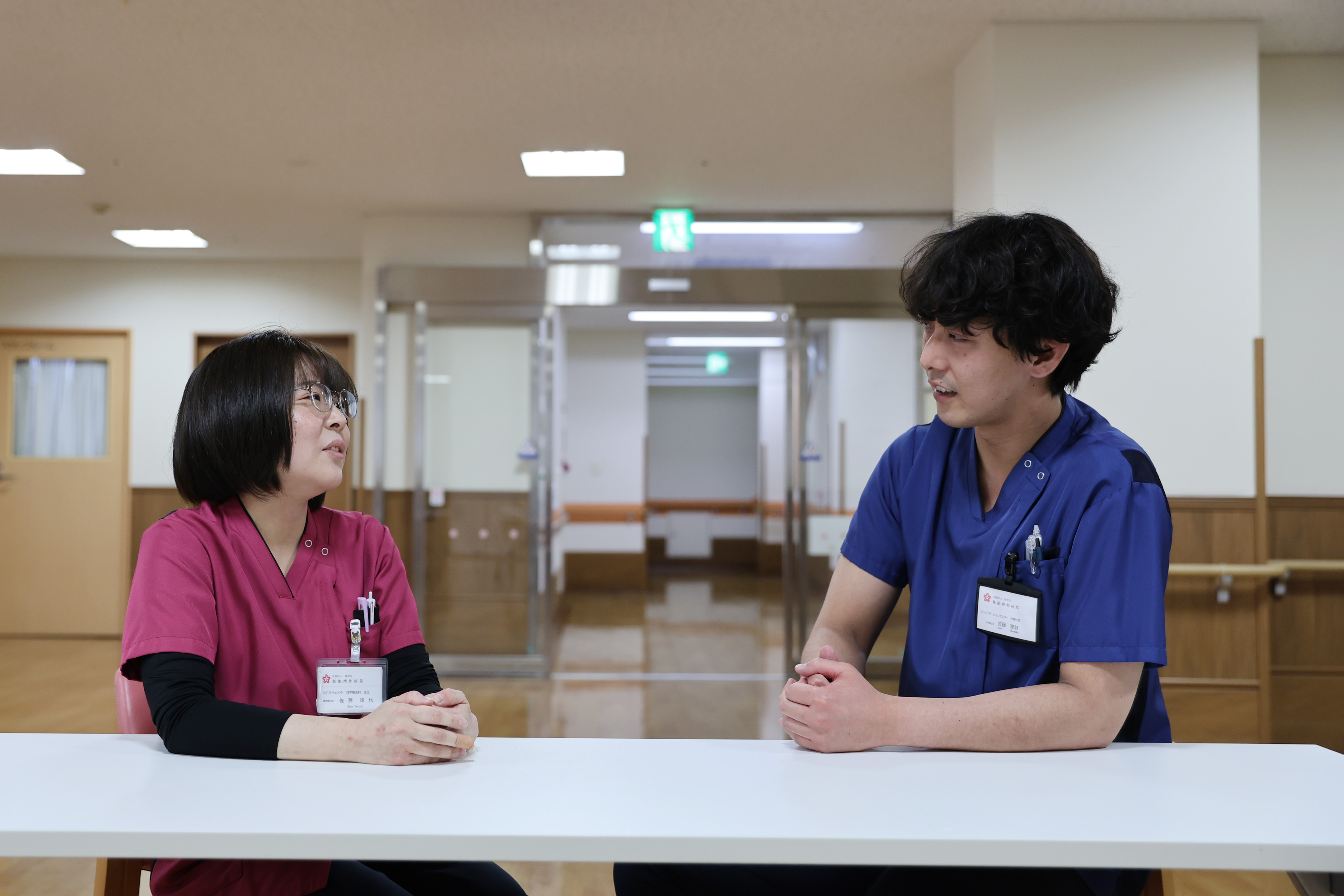 理学療法士　佐藤 雅恭様（写真右）<br />理学療法士　佐藤 靖代様（写真左）